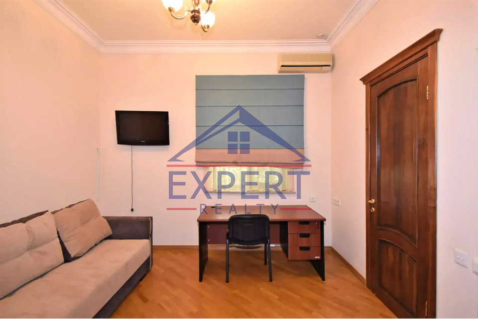 ԿԵՆՏՐՈՆ, ԶԱՐՈԲՅԱՆ ՓՈՂՈՑ, 3 ՍԵՆՅԱԿ