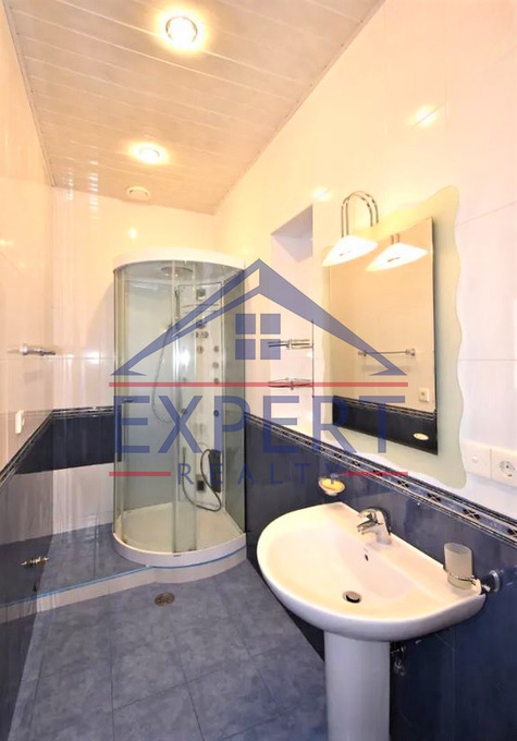 ԿԵՆՏՐՈՆ, ԶԱՐՈԲՅԱՆ ՓՈՂՈՑ, 3 ՍԵՆՅԱԿ