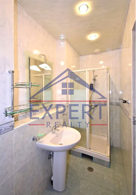 ԿԵՆՏՐՈՆ, ԶԱՐՈԲՅԱՆ ՓՈՂՈՑ, 3 ՍԵՆՅԱԿ