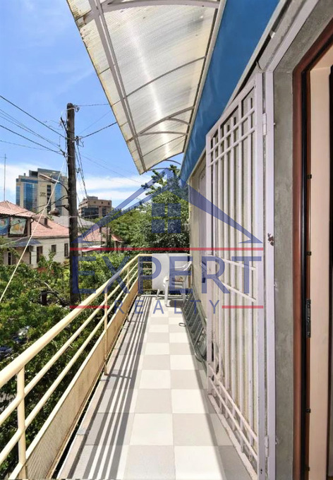 ԿԵՆՏՐՈՆ, ԶԱՐՈԲՅԱՆ ՓՈՂՈՑ, 3 ՍԵՆՅԱԿ