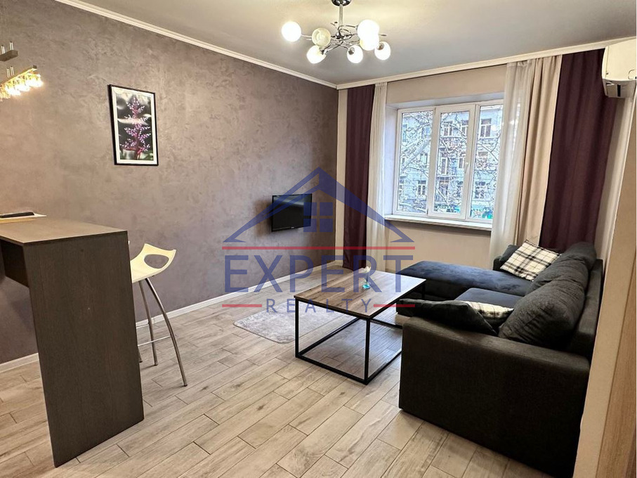 ԿԵՆՏՐՈՆ, ՄԱՇՏՈՑԻ ՊՈՂՈՏԱ, 2 ՍԵՆՅԱԿ