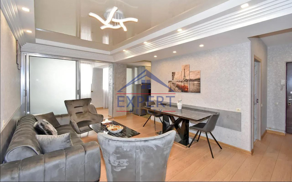 ԿԵՆՏՐՈՆ, ՀԻՆ ԵՐԵՎԱՆՑՈՒ ՓՈՂՈՑ, 3 ՍԵՆՅԱԿ