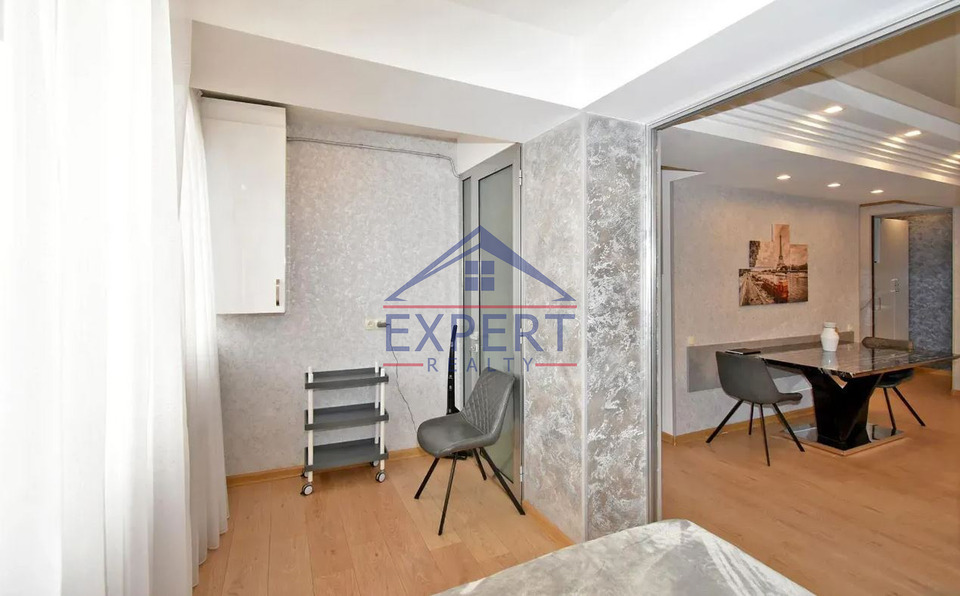 ԿԵՆՏՐՈՆ, ՀԻՆ ԵՐԵՎԱՆՑՈՒ ՓՈՂՈՑ, 3 ՍԵՆՅԱԿ