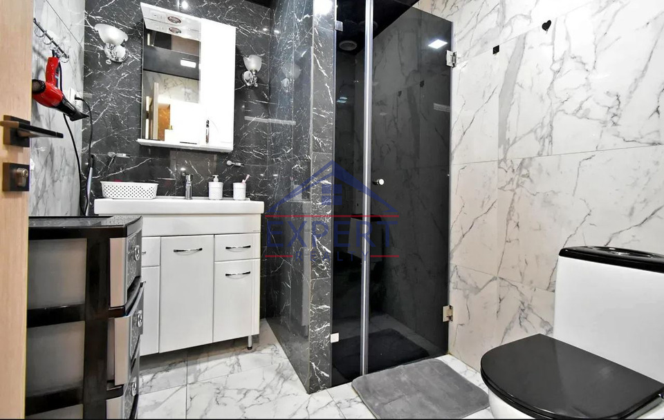 ԿԵՆՏՐՈՆ, ՀԻՆ ԵՐԵՎԱՆՑՈՒ ՓՈՂՈՑ, 3 ՍԵՆՅԱԿ