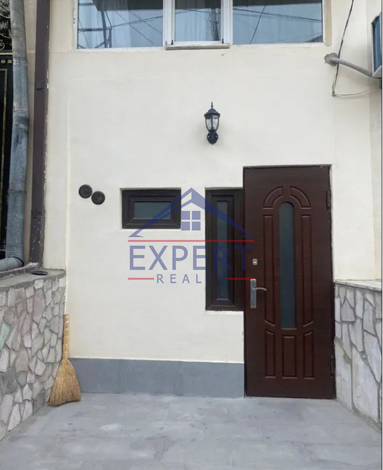 ԿԵՆՏՐՈՆ, ԱԴԱՆՅԻ ՓՈՂՈՑ, 2 ՍԵՆՅԱԿ