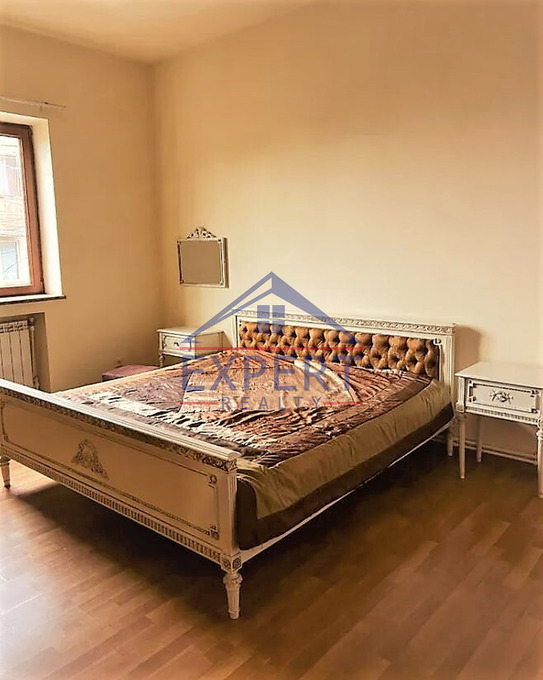 ԿԵՆՏՐՈՆ, ԿՈՐՅՈՒՆ ՓՈՂՈՑ, 3 ՍԵՆՅԱԿ
