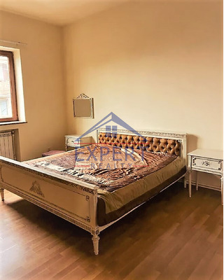 ԿԵՆՏՐՈՆ, ԿՈՐՅՈՒՆ ՓՈՂՈՑ, 3 ՍԵՆՅԱԿ