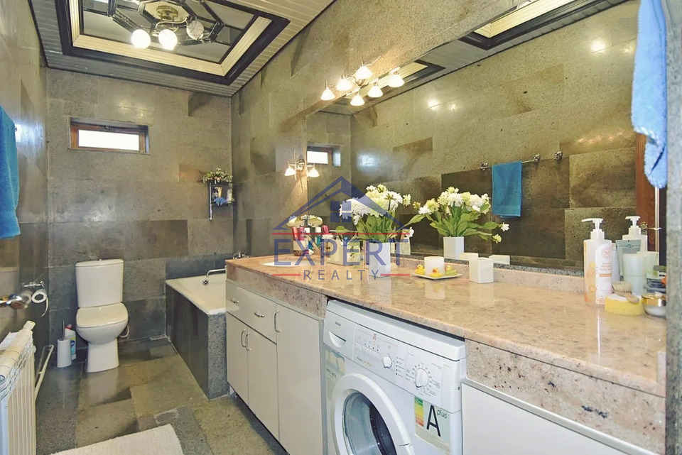 ԿԵՆՏՐՈՆ, ՕՍՏՐՈՎՍԿՈՒ ՓՈՂՈՑ, 6 ՍԵՆՅԱԿ
