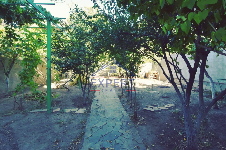 ԿԵՆՏՐՈՆ, ՕՍՏՐՈՎՍԿՈՒ ՓՈՂՈՑ, 6 ՍԵՆՅԱԿ