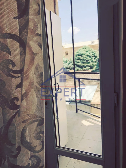 ԿԵՆՏՐՈՆ, ՏԻԳՐԱՆ ՄԵԾ ՊՈՂՈՏԱ, 3 ՍԵՆՅԱԿ