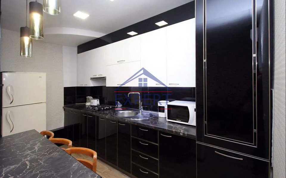 ԿԵՆՏՐՈՆ, ԶԱՔՅԱՆ ՓՈՂՈՑ, 3 ՍԵՆՅԱԿ