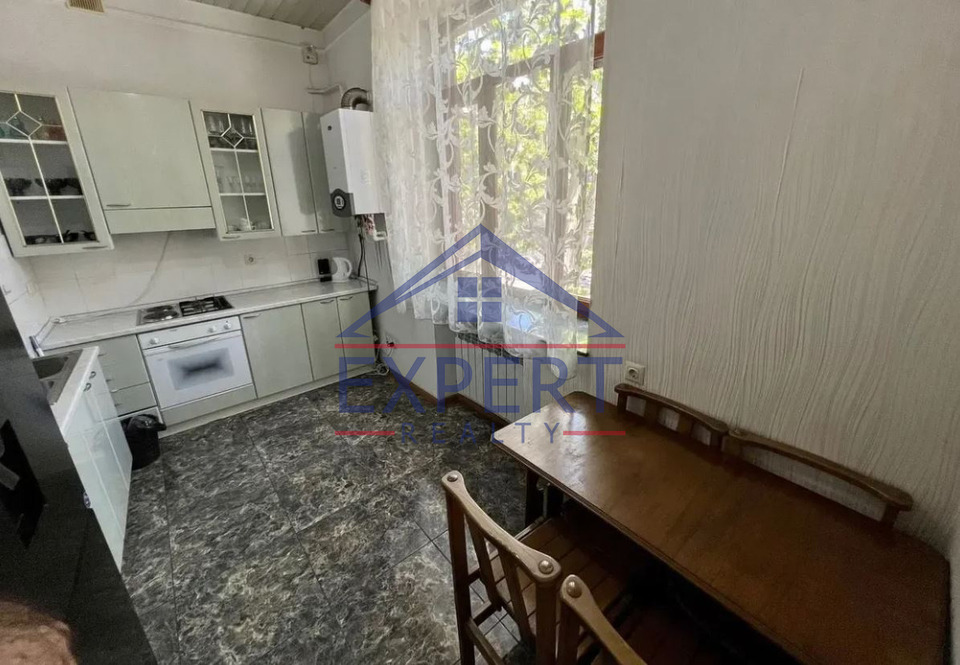 ԿԵՆՏՐՈՆ, ՄԱՇՏՈՑԻ ՊՈՂՈՏԱ, 3 ՍԵՆՅԱԿ