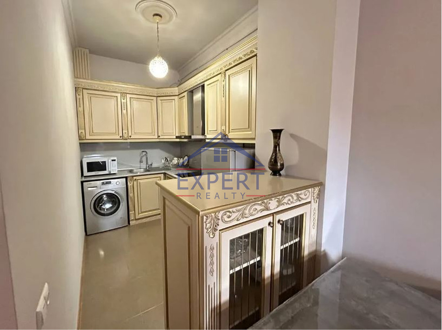 ԿԵՆՏՐՈՆ, ՍԱՅԱԹ ՆՈՎԱ ՊՈՂՈՏԱ, 3 ՍԵՆՅԱԿ