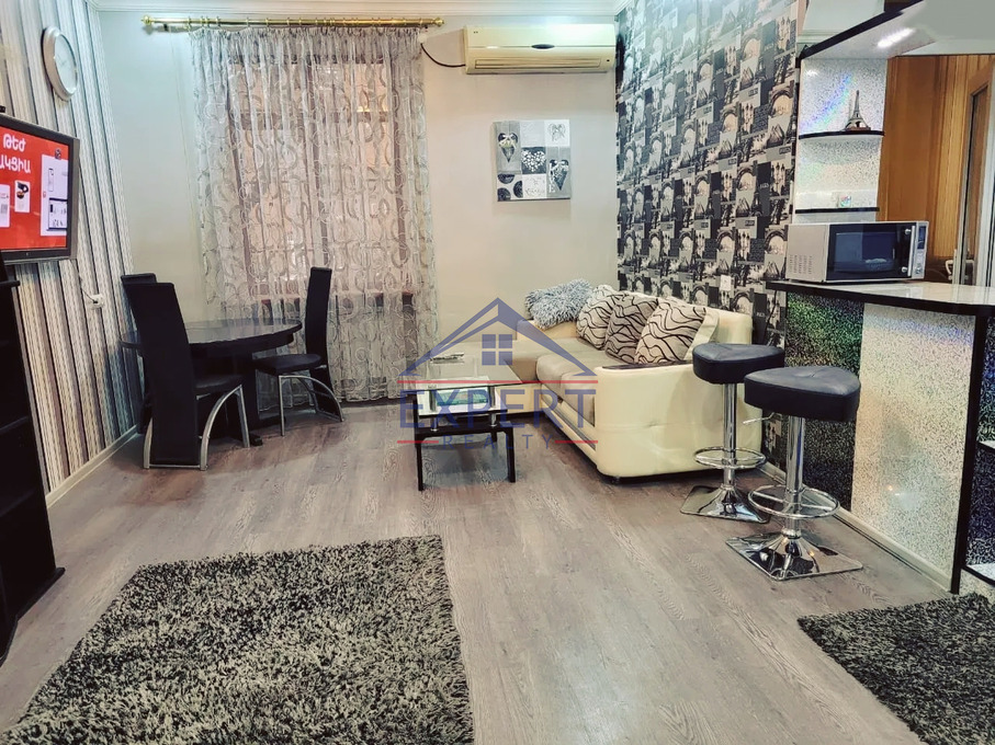 ԿԵՆՏՐՈՆ, ՄԱՇՏՈՑԻ ՊՈՂՈՏԱ, 3 ՍԵՆՅԱԿ