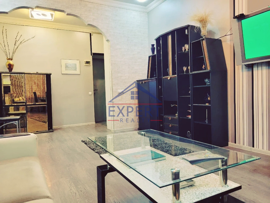 ԿԵՆՏՐՈՆ, ՄԱՇՏՈՑԻ ՊՈՂՈՏԱ, 3 ՍԵՆՅԱԿ