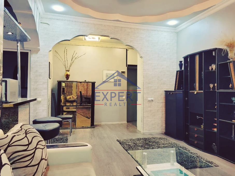 ԿԵՆՏՐՈՆ, ՄԱՇՏՈՑԻ ՊՈՂՈՏԱ, 3 ՍԵՆՅԱԿ