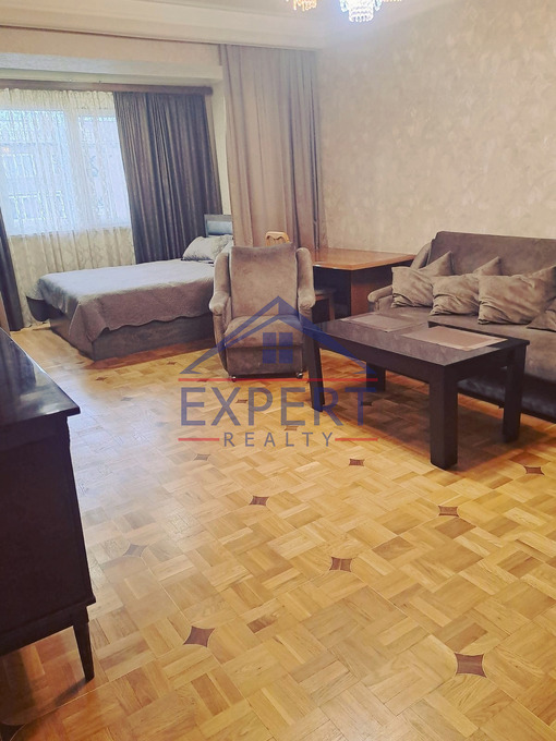 ԿԵՆՏՐՈՆ, ՔԱՋԱԶՆՈՒՆՈՒ ՓՈՂՈՑ, 2 ՍԵՆՅԱԿ