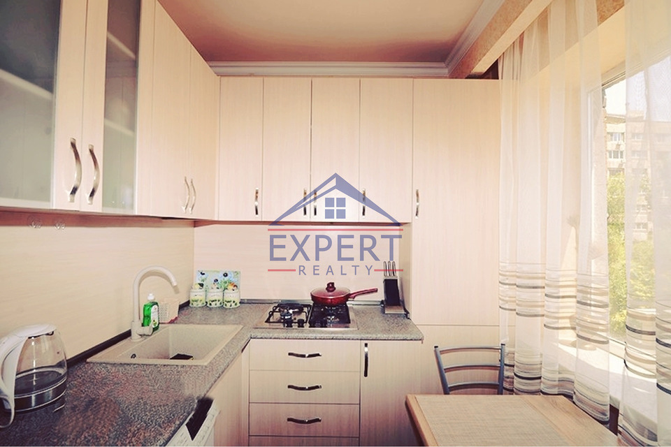 ԿԵՆՏՐՈՆ, ՔԱՋԱԶՆՈՒՆՈՒ ՓՈՂՈՑ, 2 ՍԵՆՅԱԿ