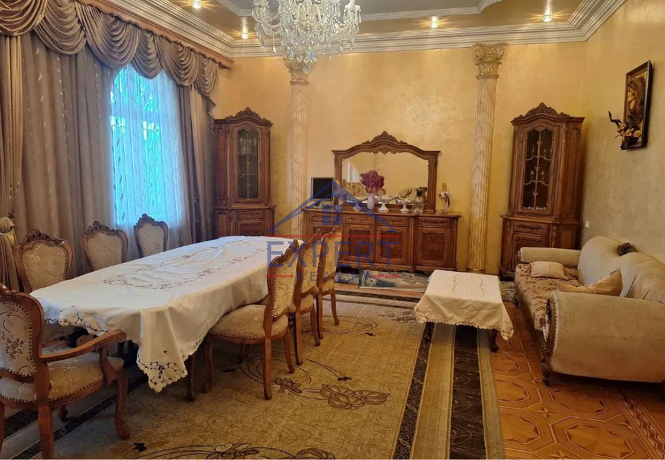 ԿԵՆՏՐՈՆ, ՎԵՐՖԵԼԻ ՓՈՂՈՑ, 5 ՍԵՆՅԱԿ