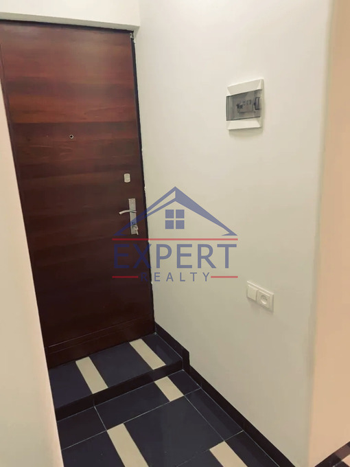 ԿԵՆՏՐՈՆ, ՏԻԳՐԱՆ ՄԵԾԻ ՊՈՂՈՏԱ, 2 ՍԵՆՅԱԿ