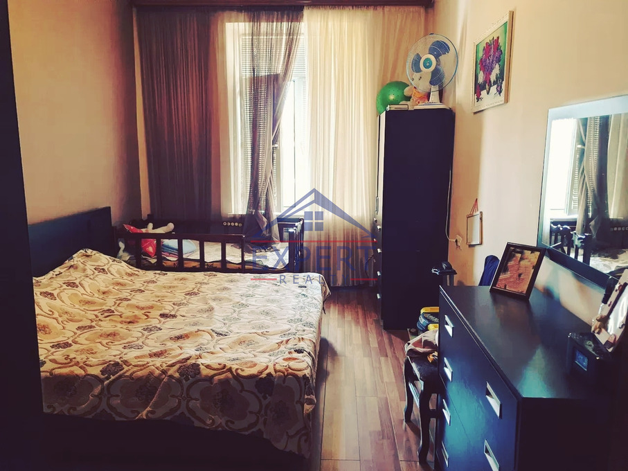 ՇԵՆԳԱՎԻԹ, ՄԱՅԻՍԻ 9 ՓՈՂՈՑ, 4 ՍԵՆՅԱԿ