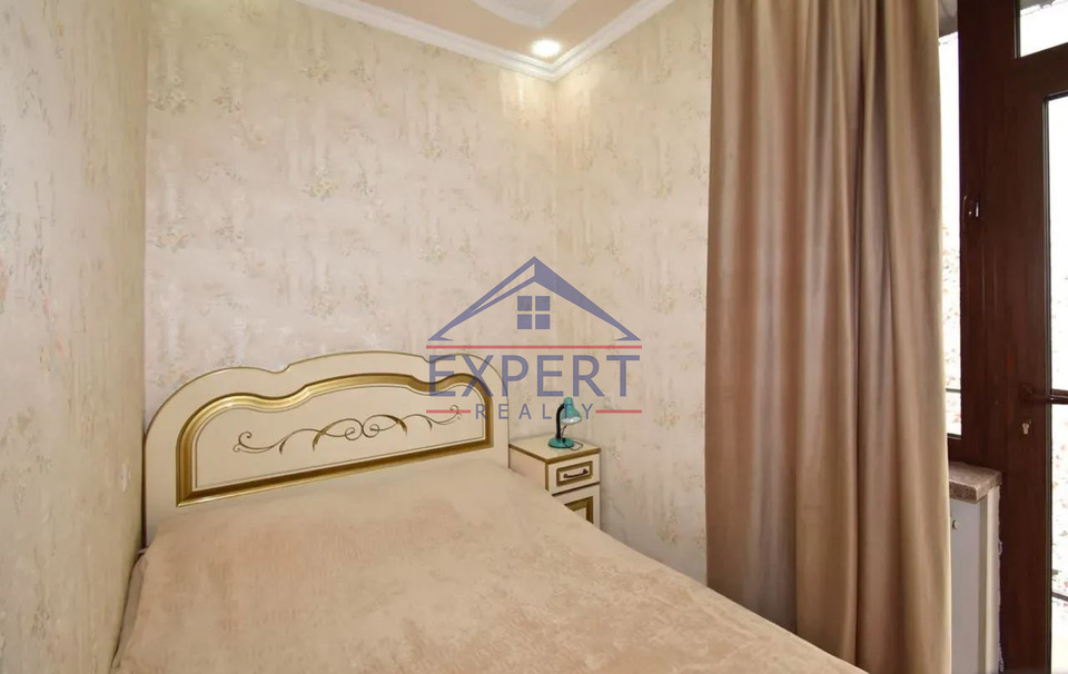 ԿԵՆՏՐՈՆ, ՍԱՅԱԹ ՆՈՎԱ ՊՈՂՈՏԱ, 2 ՍԵՆՅԱԿ