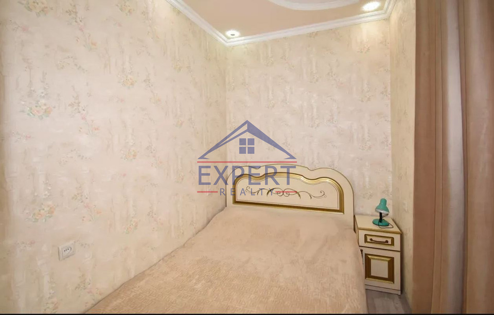 ԿԵՆՏՐՈՆ, ՍԱՅԱԹ ՆՈՎԱ ՊՈՂՈՏԱ, 2 ՍԵՆՅԱԿ