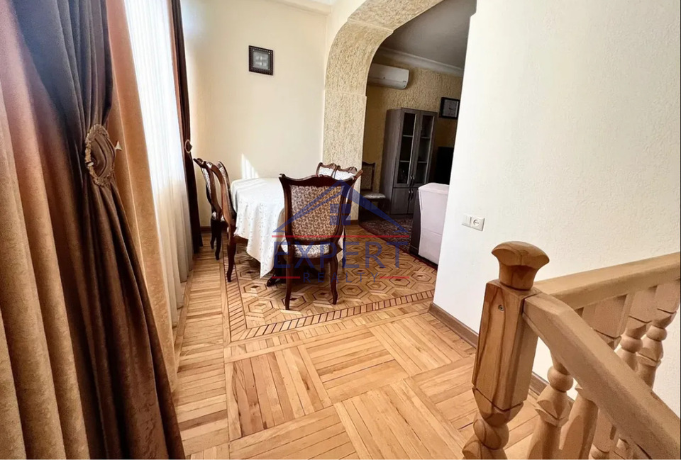 ԱՐԱԲԿԻՐ, ԿՈՄԻՏԱՍԻ ՊՈՂՈՏԱ, 4 ՍԵՆՅԱԿ