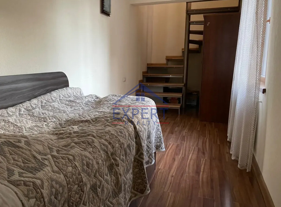 ԱՐԱԲԿԻՐ, ԿՈՄԻՏԱՍԻ ՊՈՂՈՏԱ, 4 ՍԵՆՅԱԿ