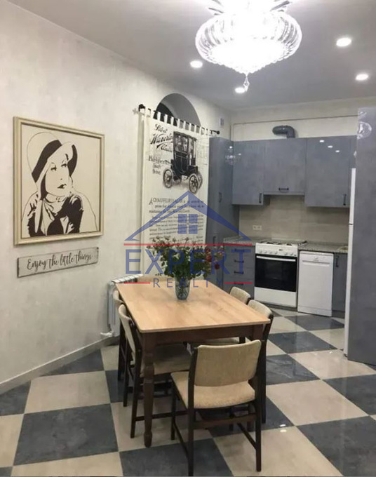 ԿԵՆՏՐՈՆ, ՏԻԳՐԱՆ ՄԵԾԻ ՊՈՂՈՏԱ, 2 ՍԵՆՅԱԿ