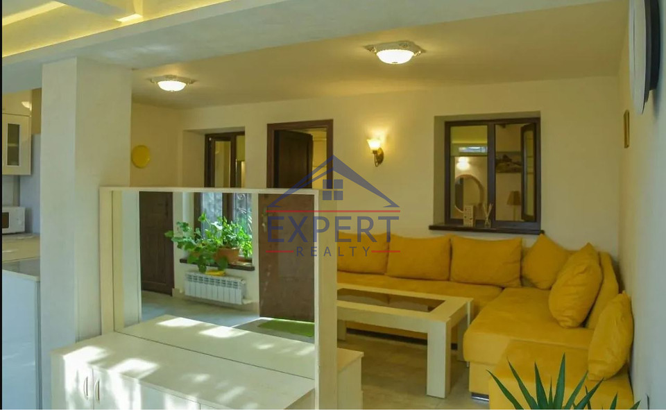 ԿԵՆՏՐՈՆ, ԱՅԳԵՍՏԱՆ ՓՈՂՈՑ, 3 ՍԵՆՅԱԿ