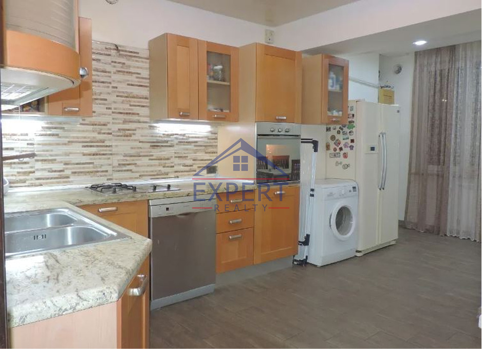 ԿԵՆՏՐՈՆ, ԱԲՈՎՅԱՆ ՓՈՂՈՑ, 4 ՍԵՆՅԱԿ