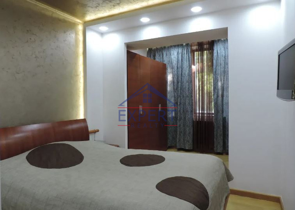 ԿԵՆՏՐՈՆ, ԱԲՈՎՅԱՆ ՓՈՂՈՑ, 4 ՍԵՆՅԱԿ