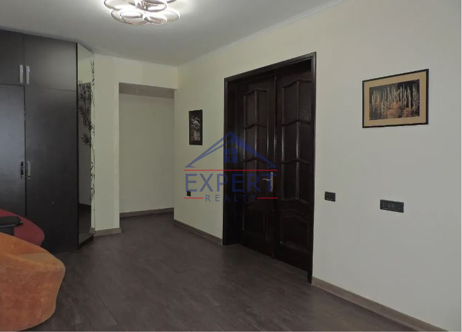 ԿԵՆՏՐՈՆ, ԱԲՈՎՅԱՆ ՓՈՂՈՑ, 4 ՍԵՆՅԱԿ