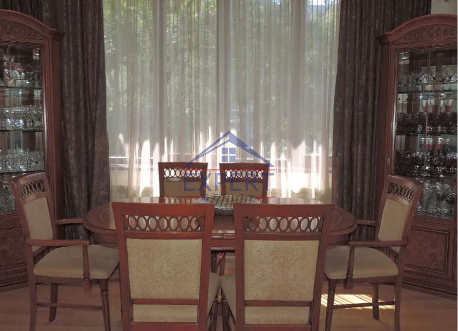 ԿԵՆՏՐՈՆ, ԱԲՈՎՅԱՆ ՓՈՂՈՑ, 4 ՍԵՆՅԱԿ