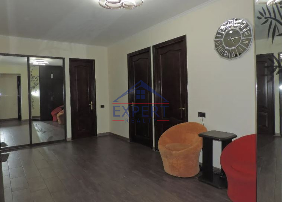 ԿԵՆՏՐՈՆ, ԱԲՈՎՅԱՆ ՓՈՂՈՑ, 4 ՍԵՆՅԱԿ