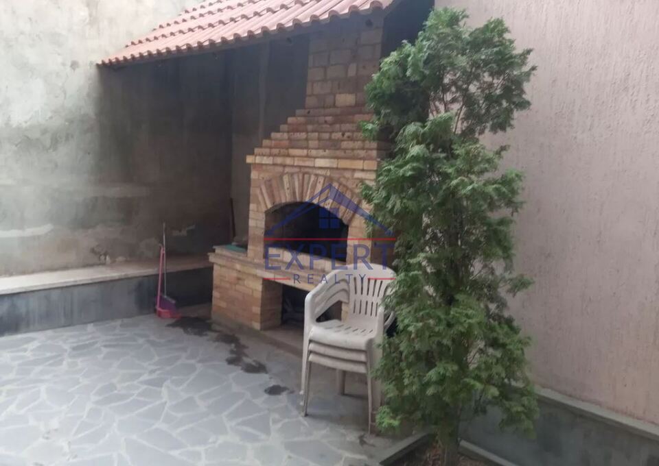 Չորս հարկանի քարե տուն Արաբկիրում