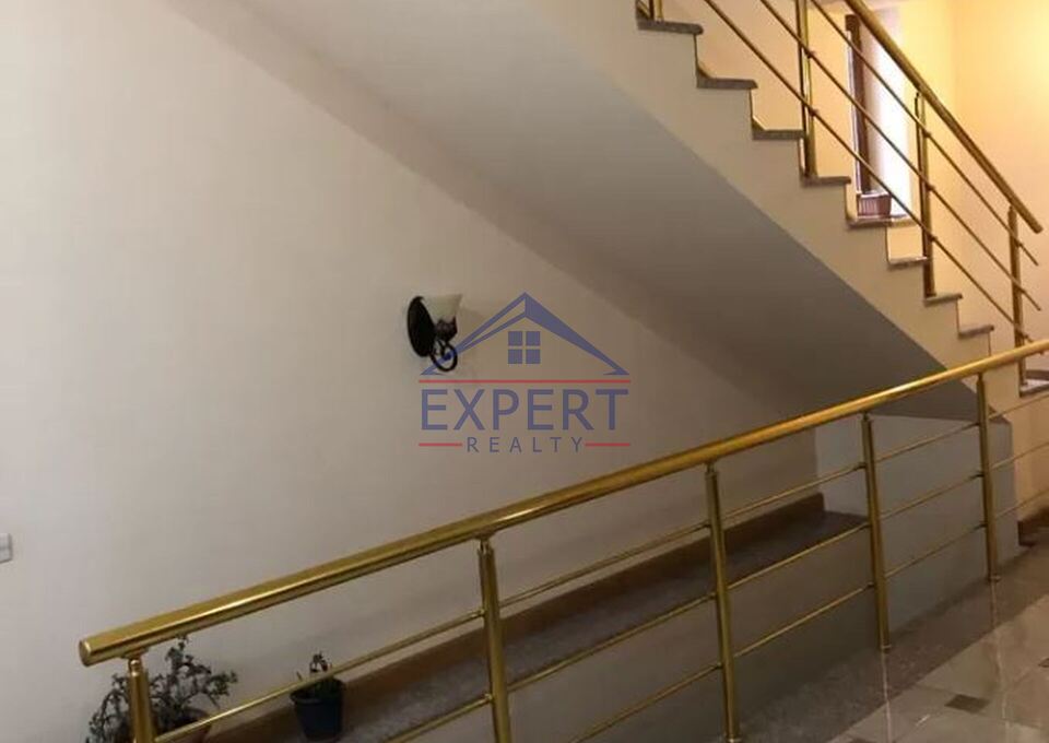 Չորս հարկանի քարե տուն Արաբկիրում