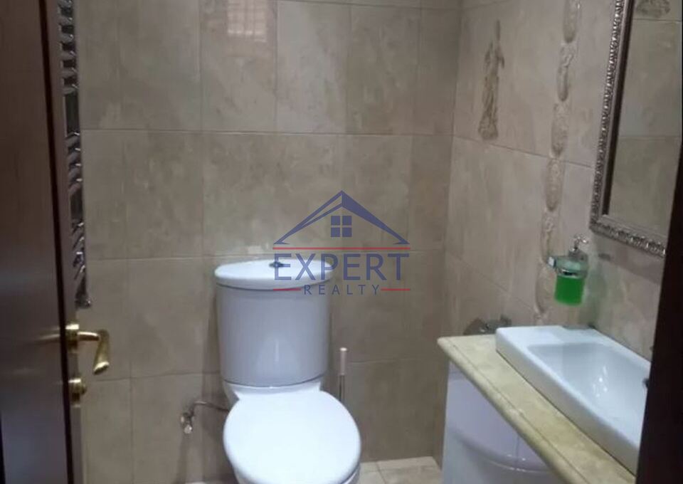 Չորս հարկանի քարե տուն Արաբկիրում