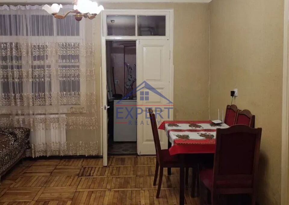 ԱՐԱԲԿԻՐ, 4 ՍԵՆՅԱԿ