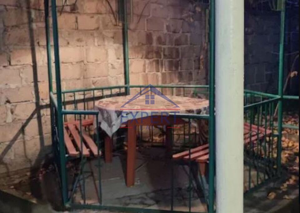 ԱՐԱԲԿԻՐ, 4 ՍԵՆՅԱԿ