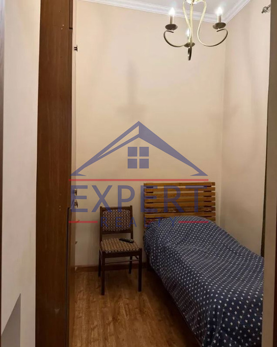 ԿԵՆՏՐՈՆ, ԽԱՆՋՅԱՆ ՓՈՂՈՑ, 4 ՍԵՆՅԱԿ