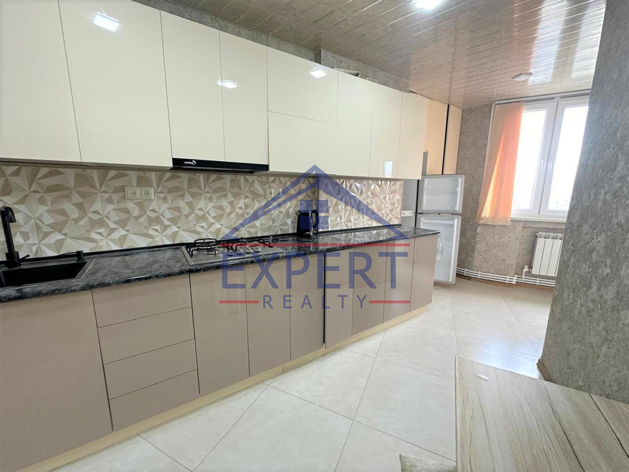 ԿԵՆՏՐՈՆ, ԵՐՎԱՆԴ ՔՈՉԱՐԻ ՓՈՂՈՑ, 3 ՍԵՆՅԱԿ