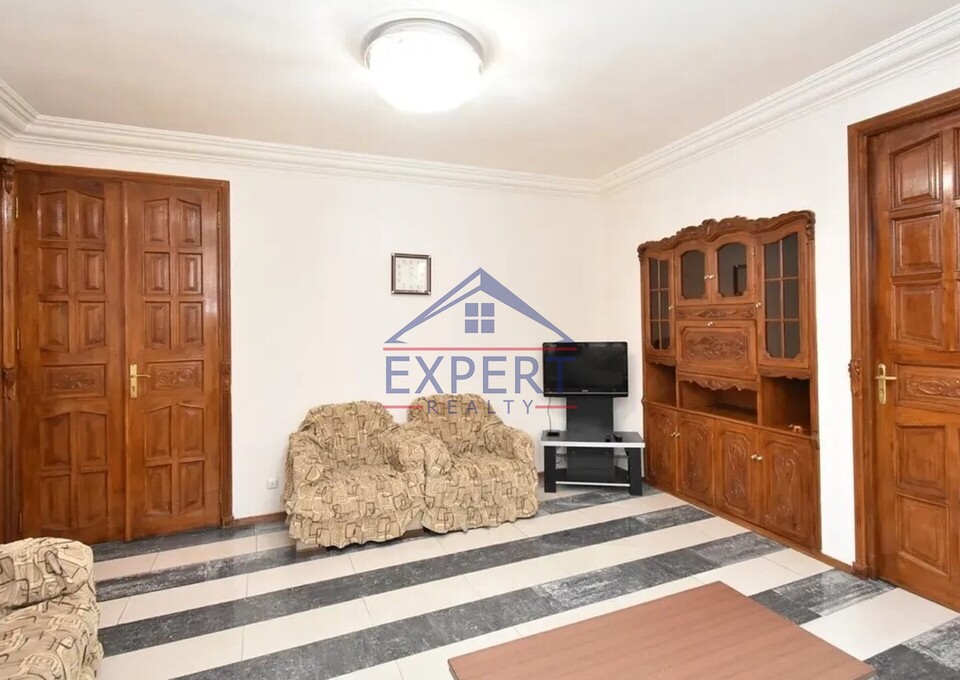 ԿԵՆՏՐՈՆ, ՏԻԳՐԱՆ ՄԵԾԻ ՊՈՂՈՏԱ, 3 ՍԵՆՅԱԿ