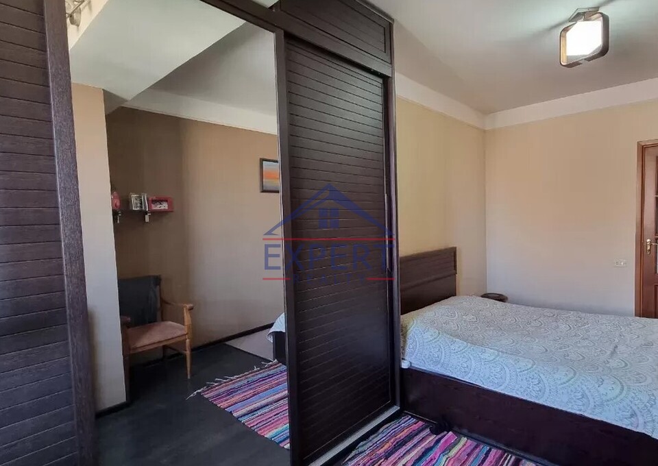 ԿԵՆՏՐՈՆ, ՔԱՋԱԶՈՒՆՈՒ ՓՈՂՈՑ, 3 ՍԵՆՅԱԿ