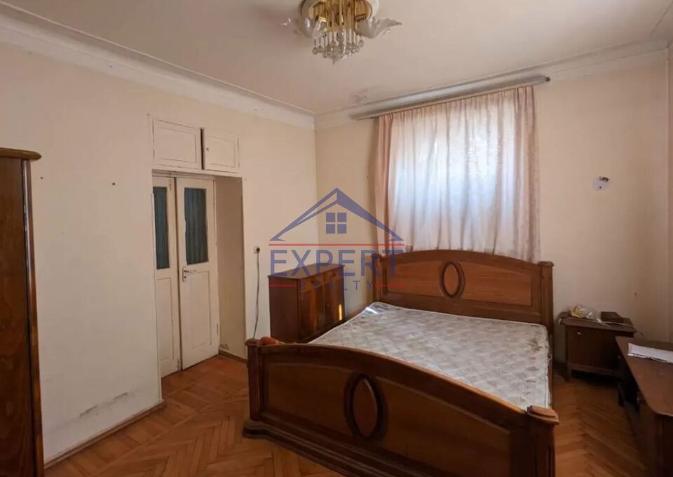 Մեկ հարկանի քարե տուն Բարբյուսի փողոցում Արաբկիրում