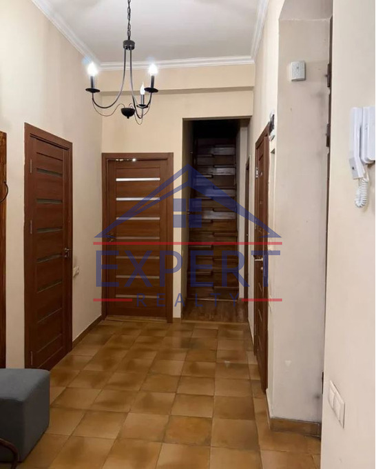 ԿԵՆՏՐՈՆ, ԽԱՆՋՅԱՆ ՓՈՂՈՑ, 4 ՍԵՆՅԱԿ