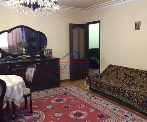 ԿԵՆՏՐՈՆ, ԵՐՎԱՆԴ ՔՈՉԱՐԻ ՓՈՂՈՑ, 4 ՍԵՆՅԱԿ