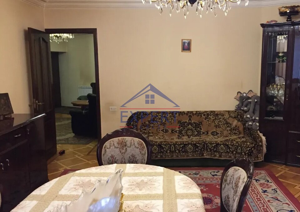 ԿԵՆՏՐՈՆ, ԵՐՎԱՆԴ ՔՈՉԱՐԻ ՓՈՂՈՑ, 4 ՍԵՆՅԱԿ