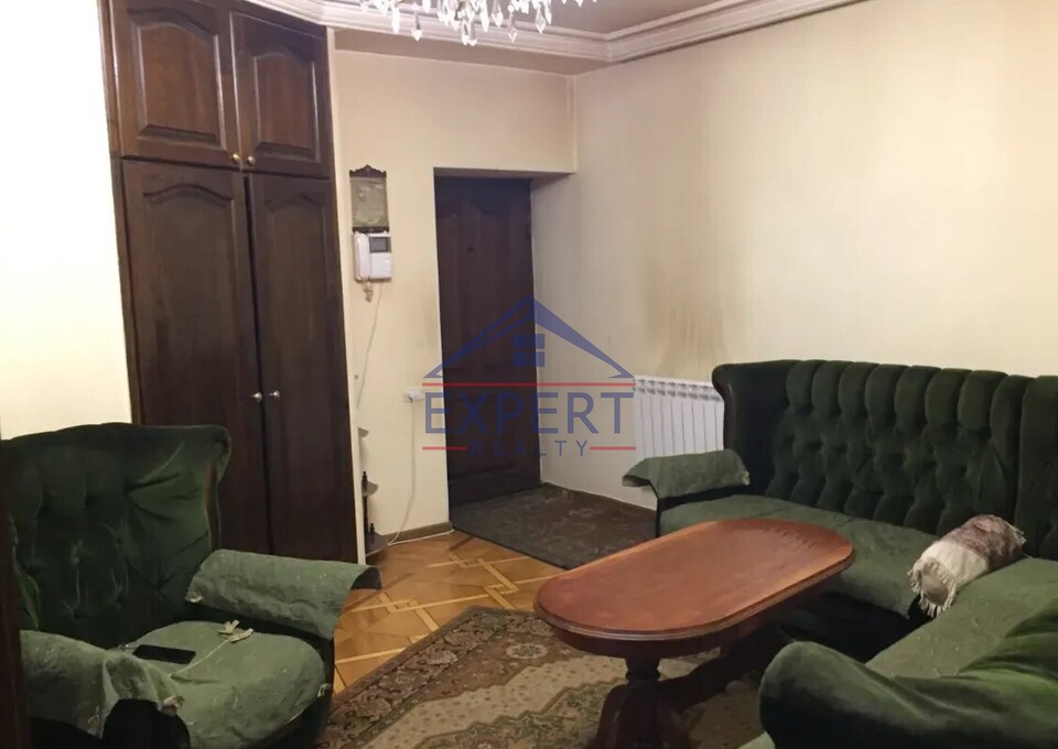 ԿԵՆՏՐՈՆ, ԵՐՎԱՆԴ ՔՈՉԱՐԻ ՓՈՂՈՑ, 4 ՍԵՆՅԱԿ